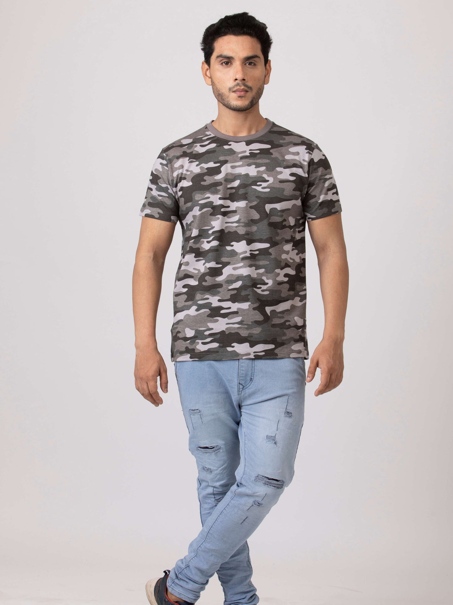 Stealthy Military Camouflage Men's Cotton round neck T-Shirt