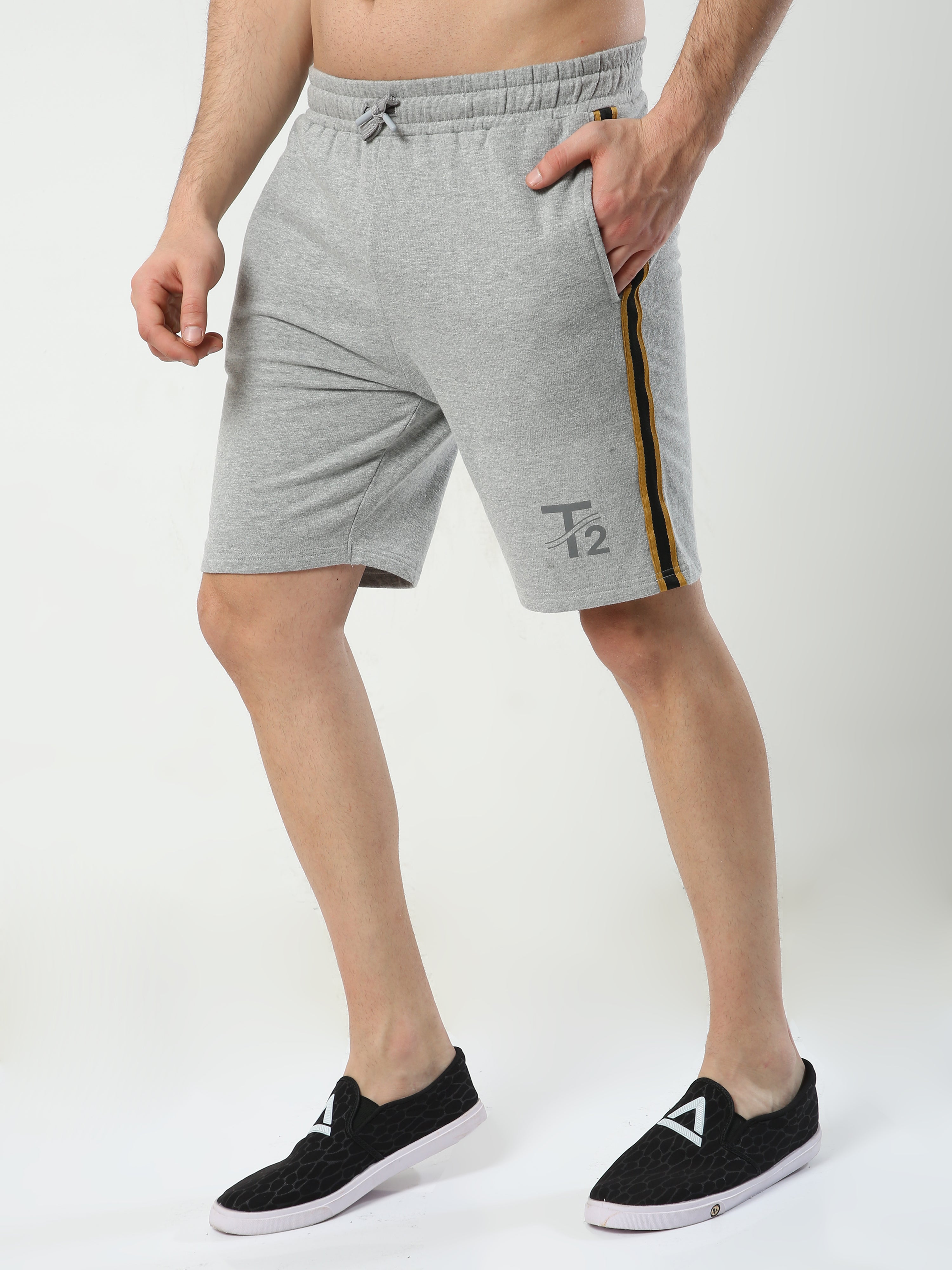 Grey shorts hot sale outfit men